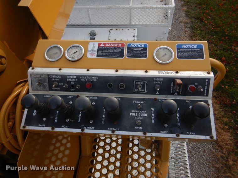 image for item DH8037 1999 International 4700  digger derrick truck