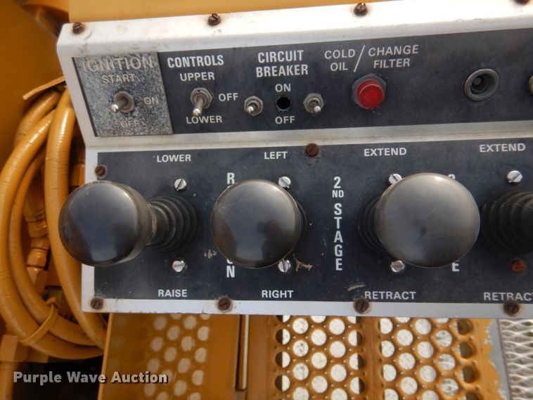 image for item DH8037 1999 International 4700  digger derrick truck