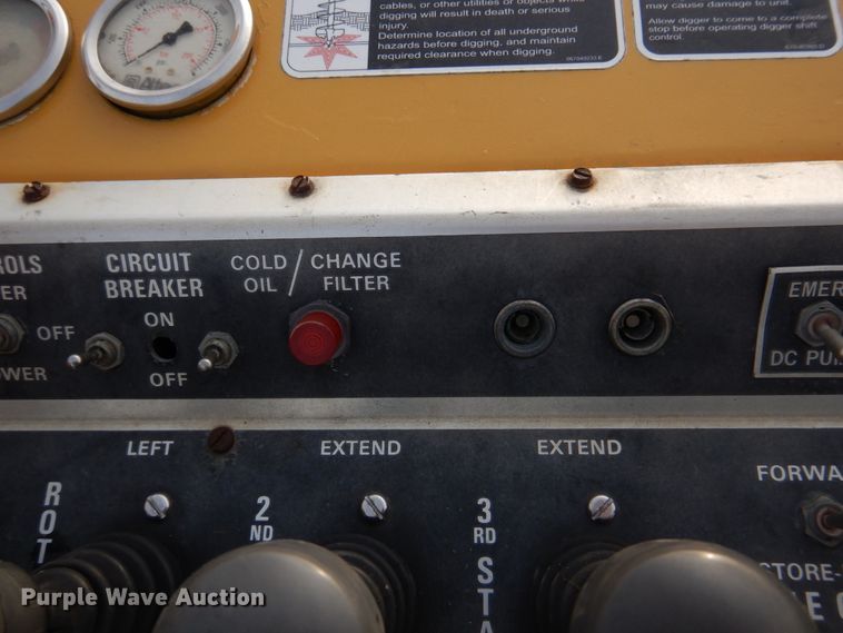 image for item DH8037 1999 International 4700  digger derrick truck