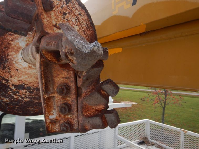 image for item DH8037 1999 International 4700  digger derrick truck