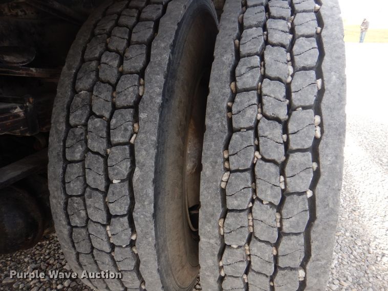 image for item DH8037 1999 International 4700  digger derrick truck