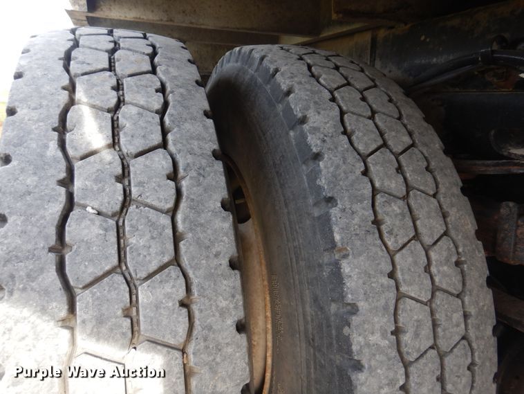 image for item DH8037 1999 International 4700  digger derrick truck