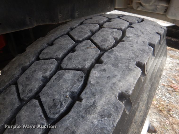 image for item DH8037 1999 International 4700  digger derrick truck