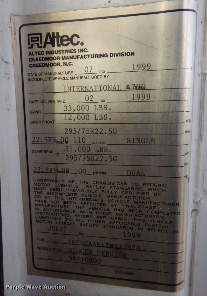 image for item DH8037 1999 International 4700  digger derrick truck