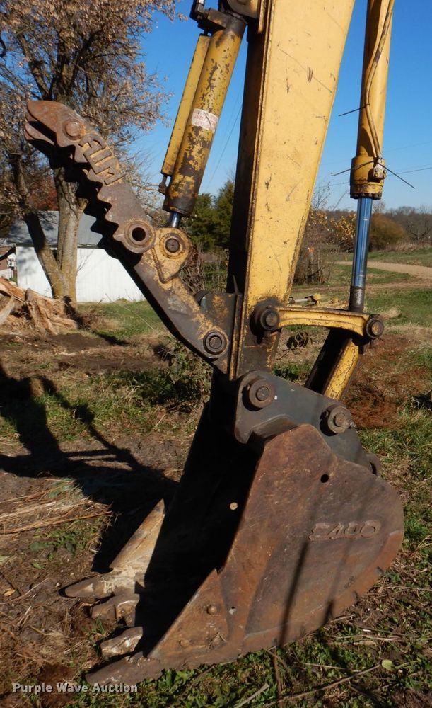 image for item DH8057 2000 Komatsu PC128US-2  excavator