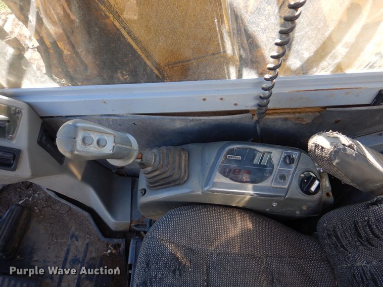 image for item DH8057 2000 Komatsu PC128US-2  excavator