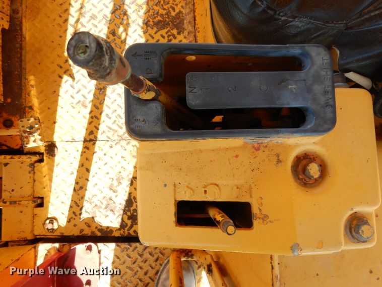 image for item DI8505 1988 John Deere 650G  pipelayer