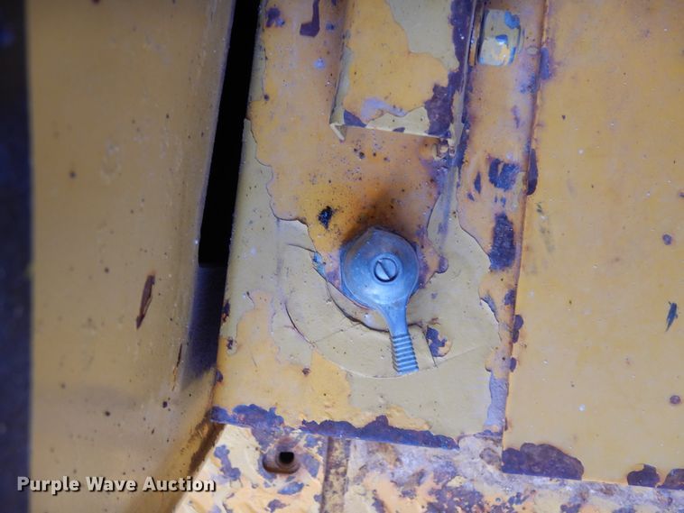 image for item DI8505 1988 John Deere 650G  pipelayer