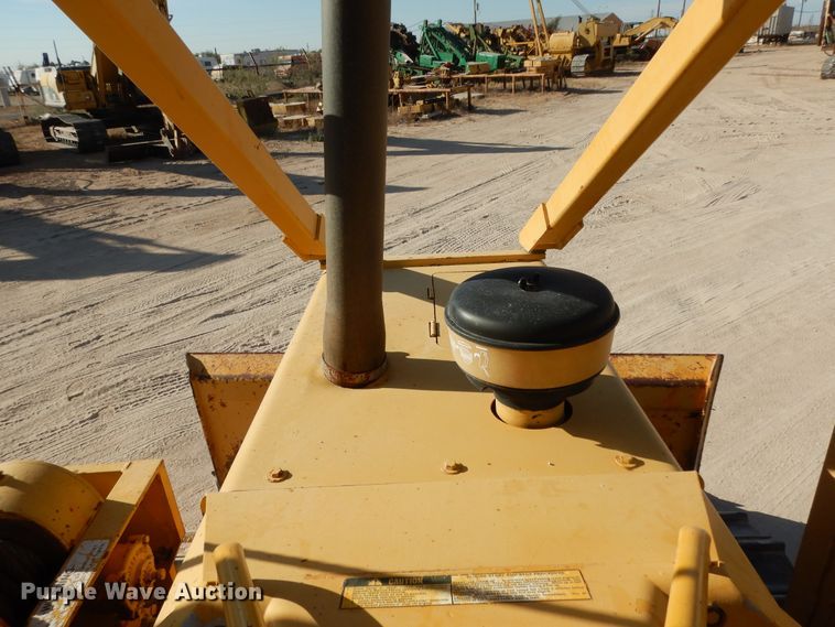 image for item DI8505 1988 John Deere 650G  pipelayer