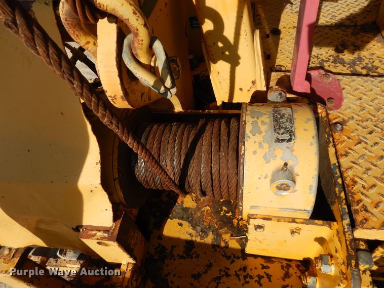 image for item DI8505 1988 John Deere 650G  pipelayer