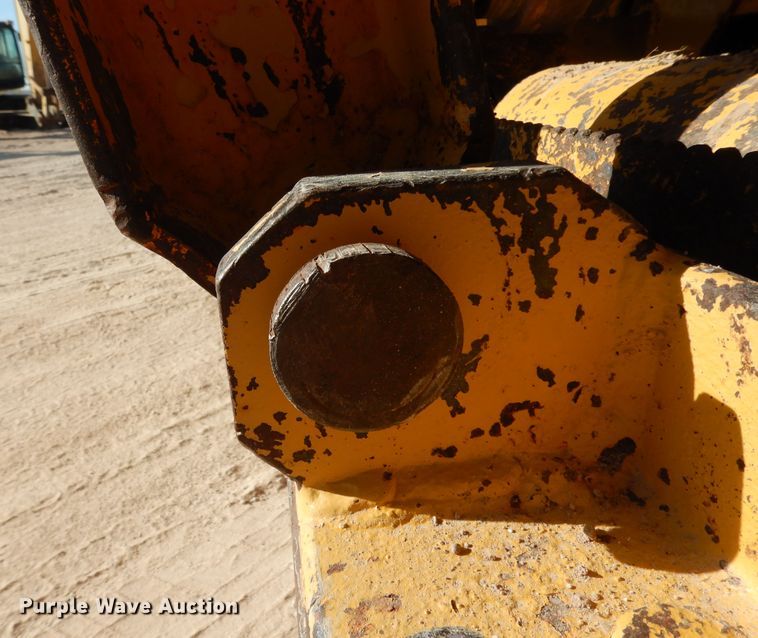 image for item DI8505 1988 John Deere 650G  pipelayer