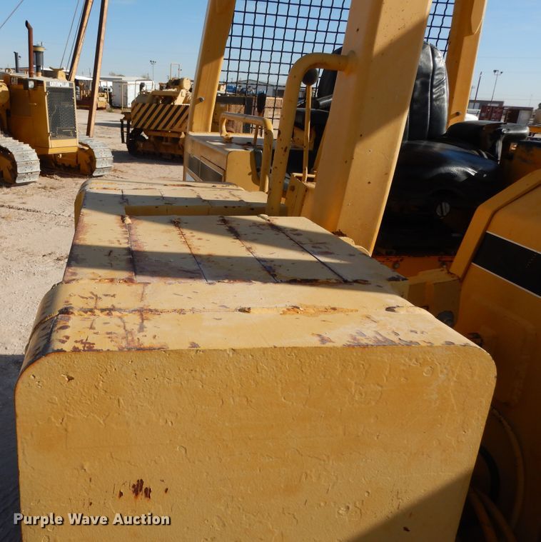 image for item DI8505 1988 John Deere 650G  pipelayer