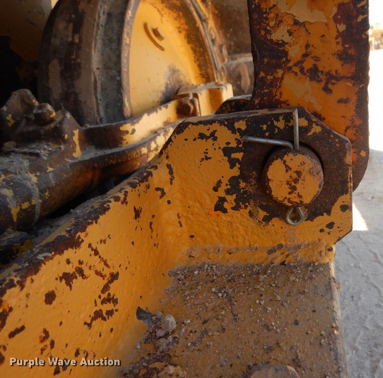 image for item DI8505 1988 John Deere 650G  pipelayer