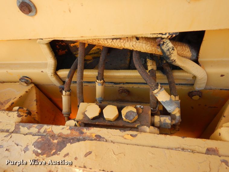 image for item DI8505 1988 John Deere 650G  pipelayer