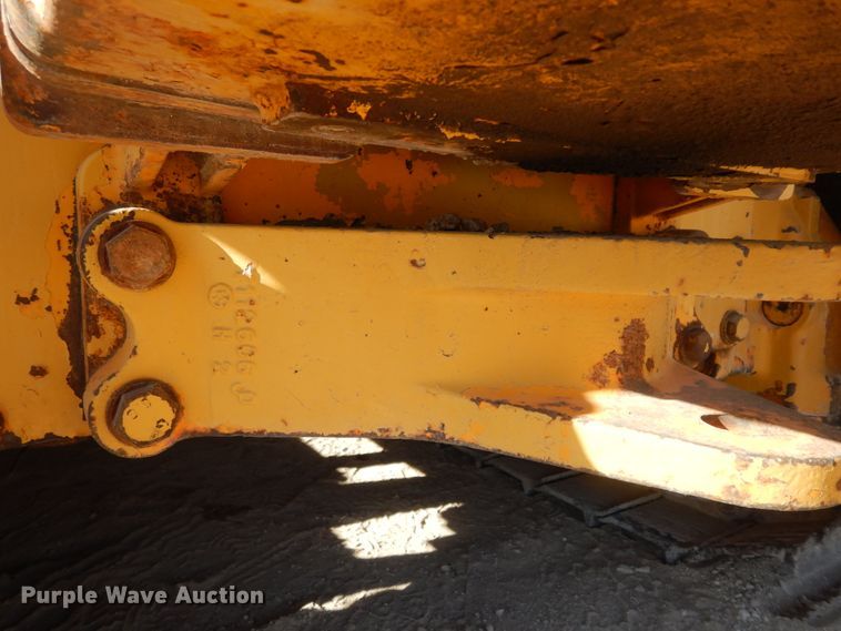 image for item DI8505 1988 John Deere 650G  pipelayer