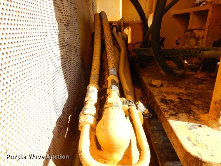 image for item DI8505 1988 John Deere 650G  pipelayer