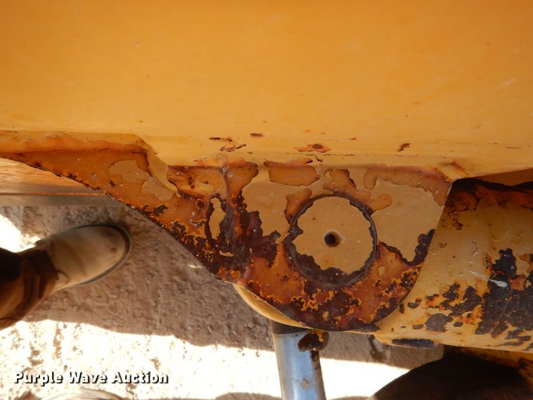 image for item DI8505 1988 John Deere 650G  pipelayer