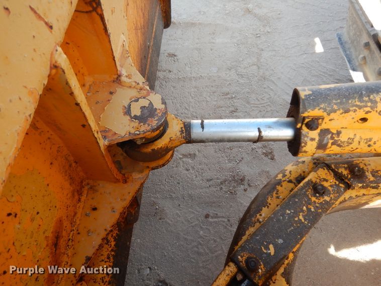 image for item DI8505 1988 John Deere 650G  pipelayer