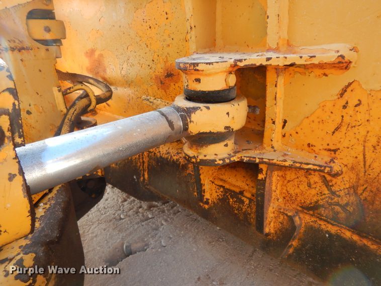 image for item DI8505 1988 John Deere 650G  pipelayer