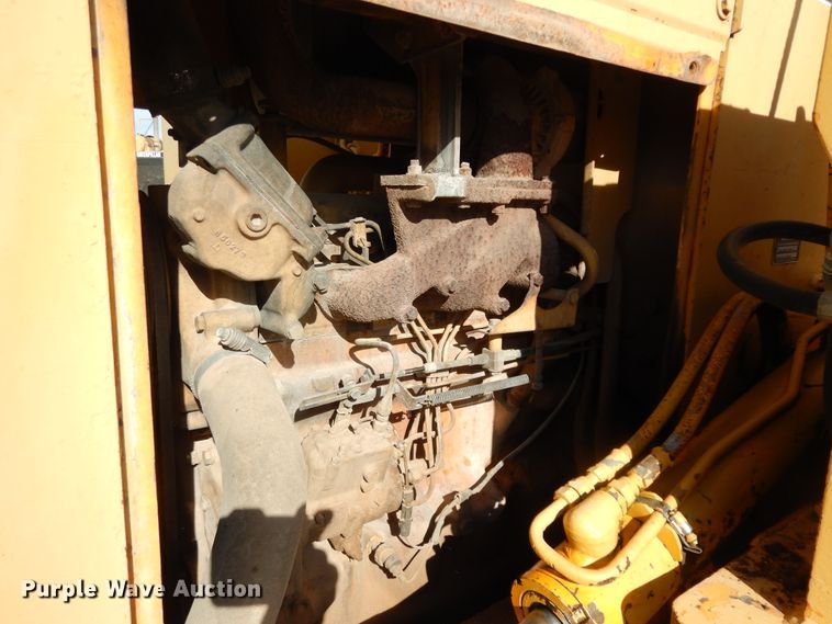 image for item DI8505 1988 John Deere 650G  pipelayer