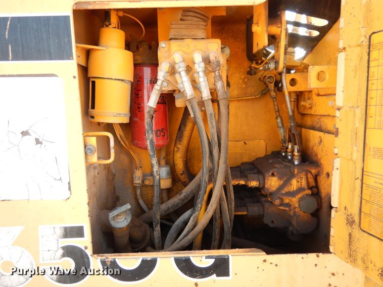 image for item DI8505 1988 John Deere 650G  pipelayer