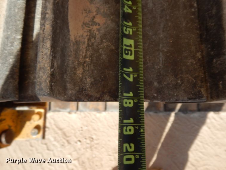 image for item DI8505 1988 John Deere 650G  pipelayer