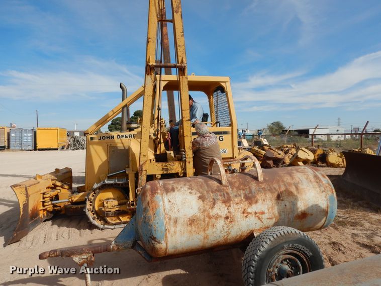 image for item DI8505 1988 John Deere 650G  pipelayer