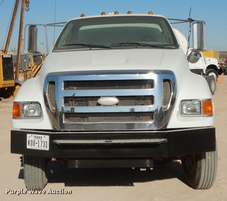 image for item DI8518 2007 Ford F650 Super Duty XL  water truck