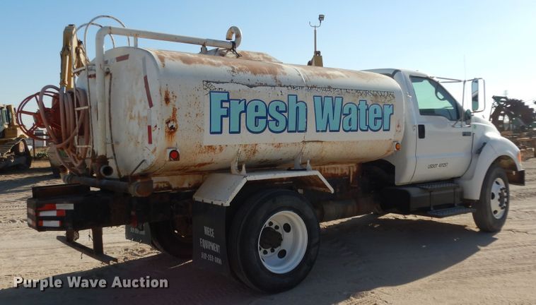 image for item DI8518 2007 Ford F650 Super Duty XL  water truck