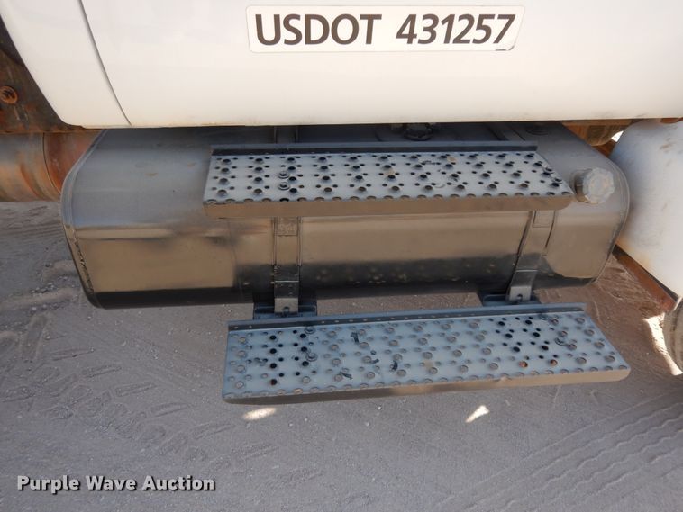 image for item DI8518 2007 Ford F650 Super Duty XL  water truck