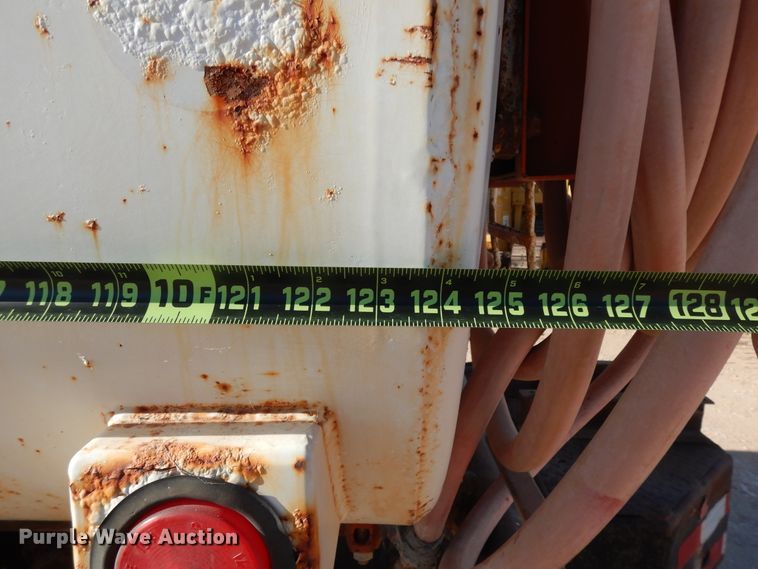 image for item DI8518 2007 Ford F650 Super Duty XL  water truck