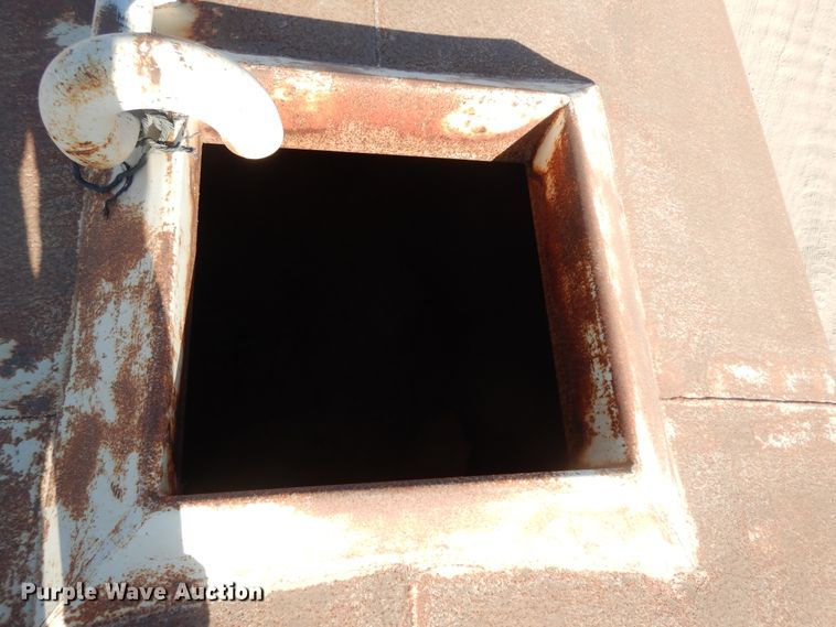 image for item DI8518 2007 Ford F650 Super Duty XL  water truck