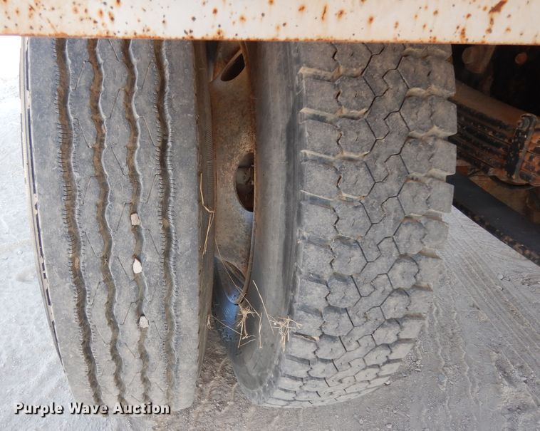 image for item DI8518 2007 Ford F650 Super Duty XL  water truck