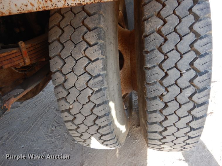 image for item DI8518 2007 Ford F650 Super Duty XL  water truck