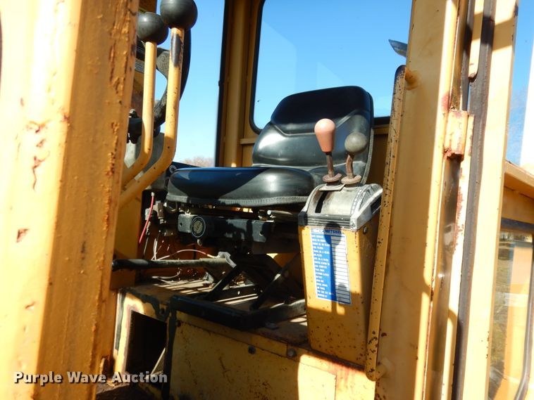 image for item DI8546 1997 Champion C80A  motor grader