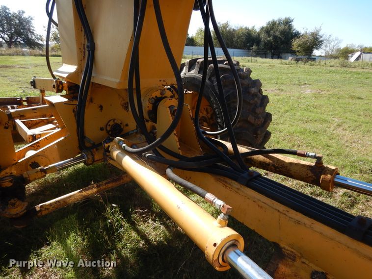 image for item DI8546 1997 Champion C80A  motor grader