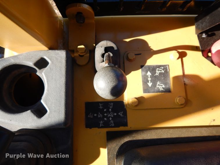 image for item DI8547 2006 Caterpillar D4G XL  dozer