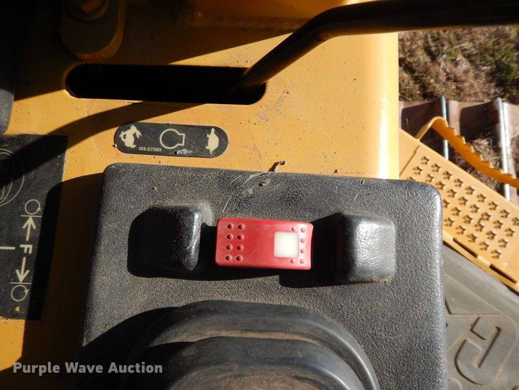 image for item DI8547 2006 Caterpillar D4G XL  dozer