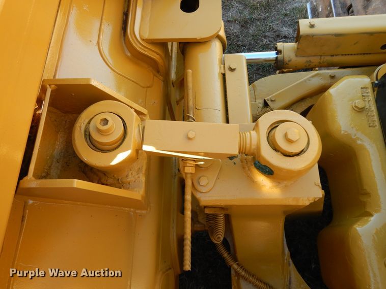 image for item DI8547 2006 Caterpillar D4G XL  dozer