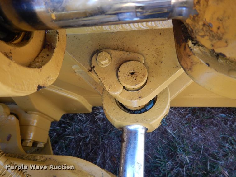 image for item DI8547 2006 Caterpillar D4G XL  dozer