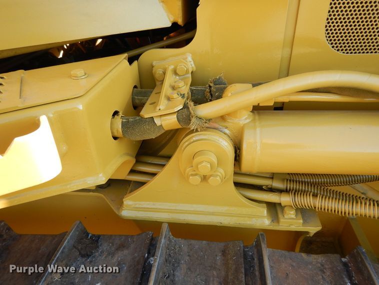 image for item DI8547 2006 Caterpillar D4G XL  dozer