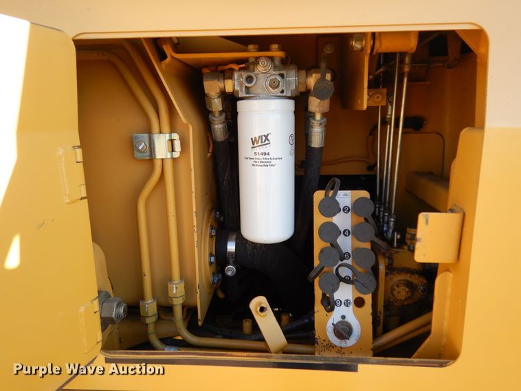 image for item DI8547 2006 Caterpillar D4G XL  dozer