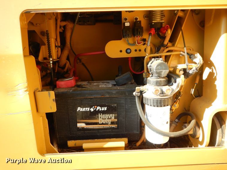 image for item DI8547 2006 Caterpillar D4G XL  dozer