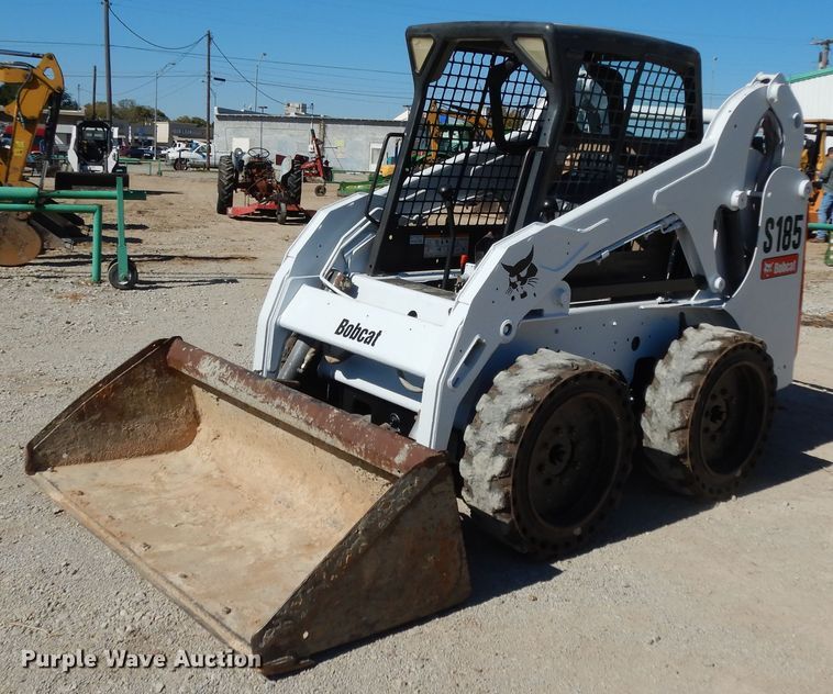 image for item DI8549 2011 Bobcat S185  skid steer loader