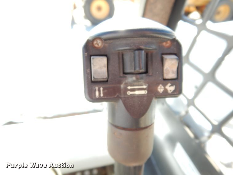 image for item DI8549 2011 Bobcat S185  skid steer loader