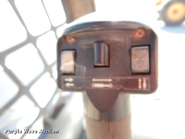 image for item DI8549 2011 Bobcat S185  skid steer loader