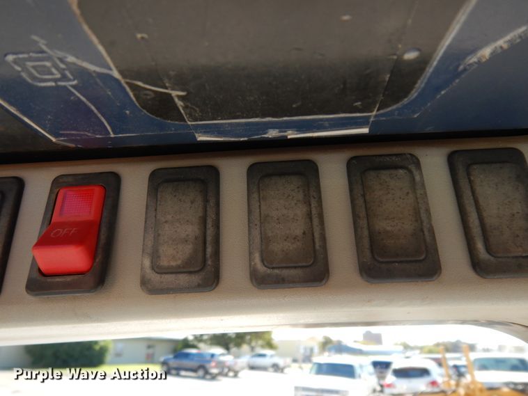 image for item DI8549 2011 Bobcat S185  skid steer loader