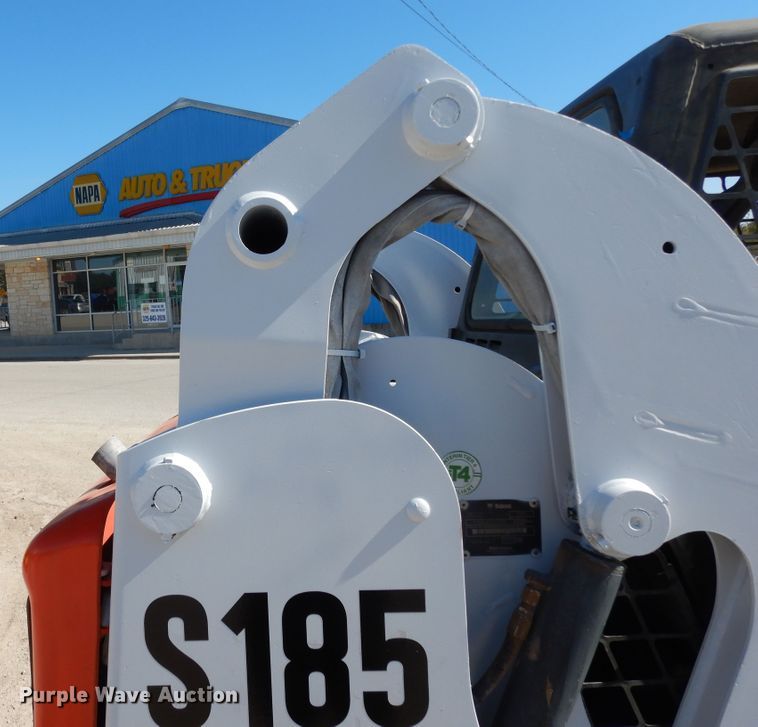 image for item DI8549 2011 Bobcat S185  skid steer loader