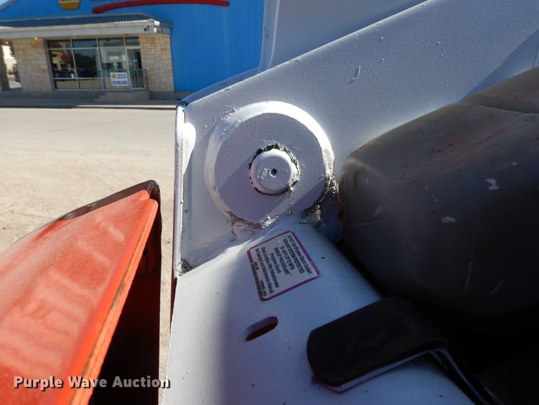 image for item DI8549 2011 Bobcat S185  skid steer loader