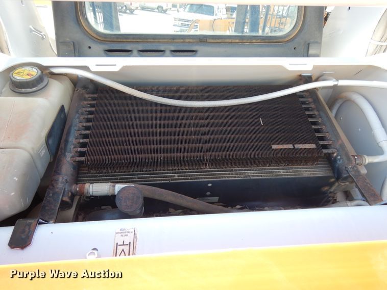 image for item DI8549 2011 Bobcat S185  skid steer loader